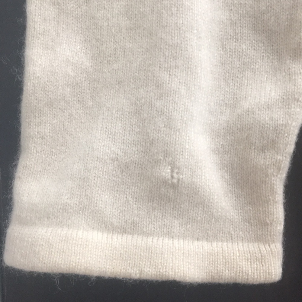 Banana Republic Cashmere Sweater - Picture 5 of 5